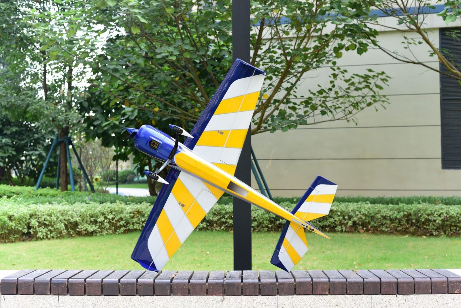60" YAK54-A (blanco/azul/amarillo) - Imagen 5
