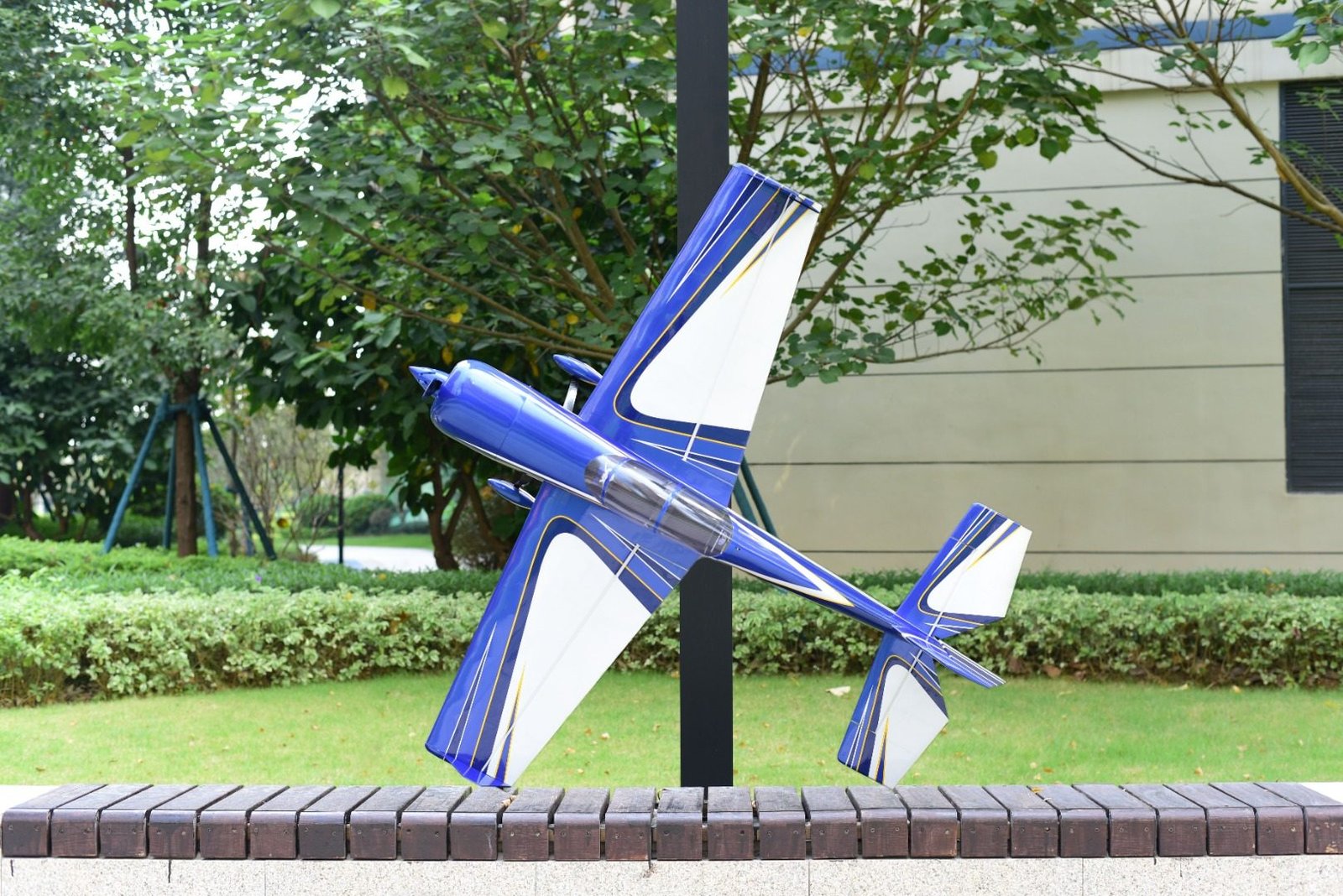 60" YAK54-A (blanco/azul/amarillo) - Imagen 3